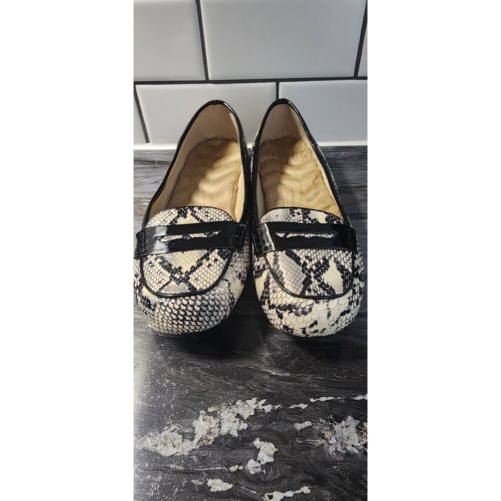 Avon Exotic Snakeskin Print  Shoes Cushion Walk Loafers Women's Size 6 New